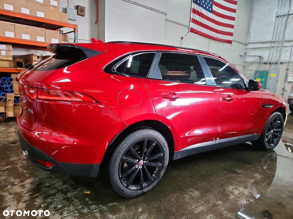 Jaguar F-Pace - 3