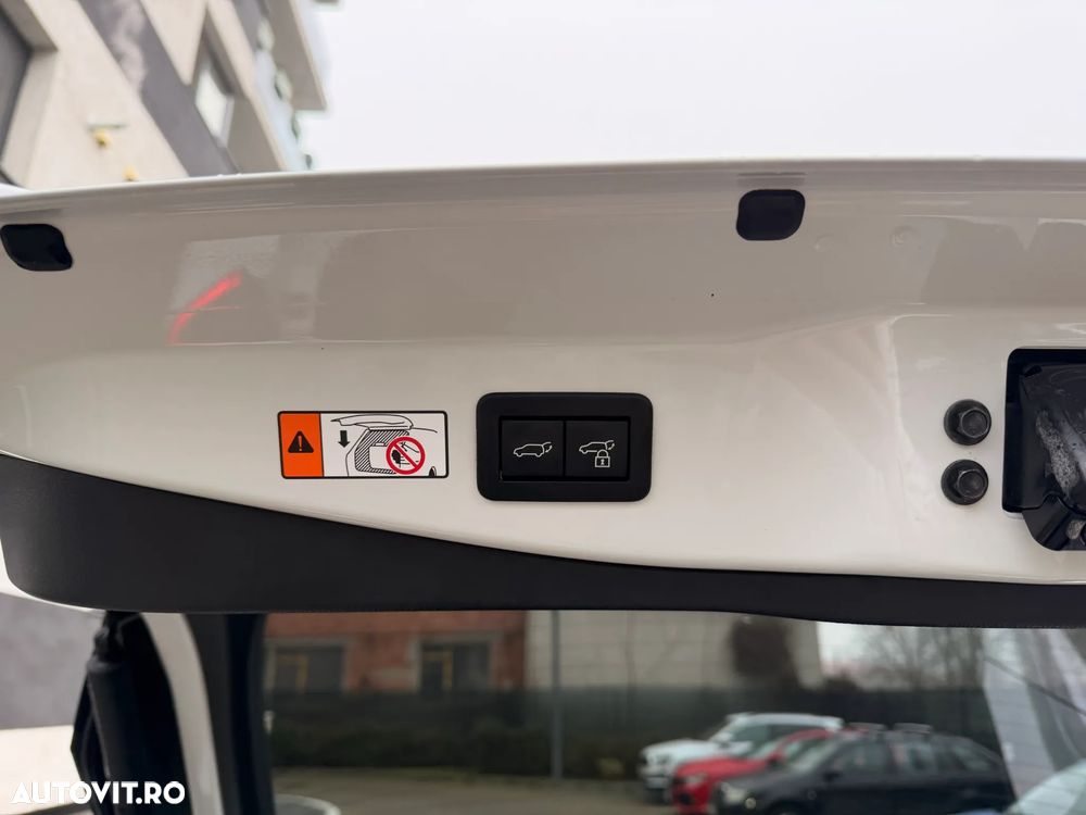 Toyota C-HR 2.0 HEV 197 CP 4x2 CVT Dynamic - 8