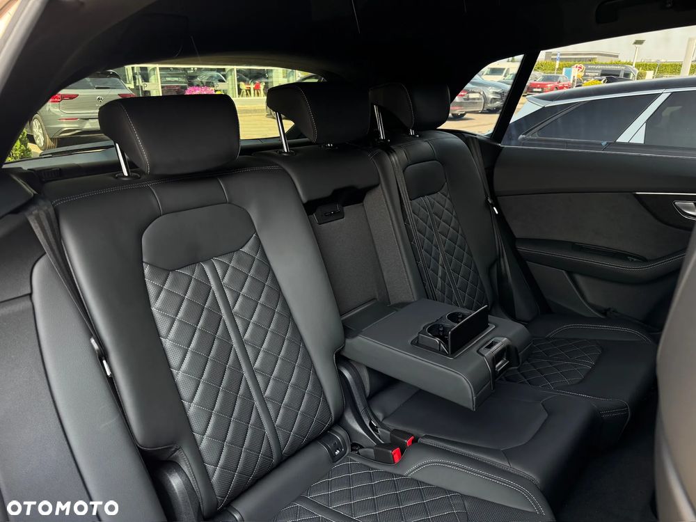 Audi Q8 - 38