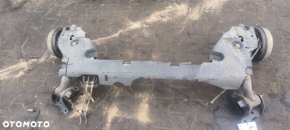 BELKA / SANKI TYŁ RENAULT CLIO IV - 1