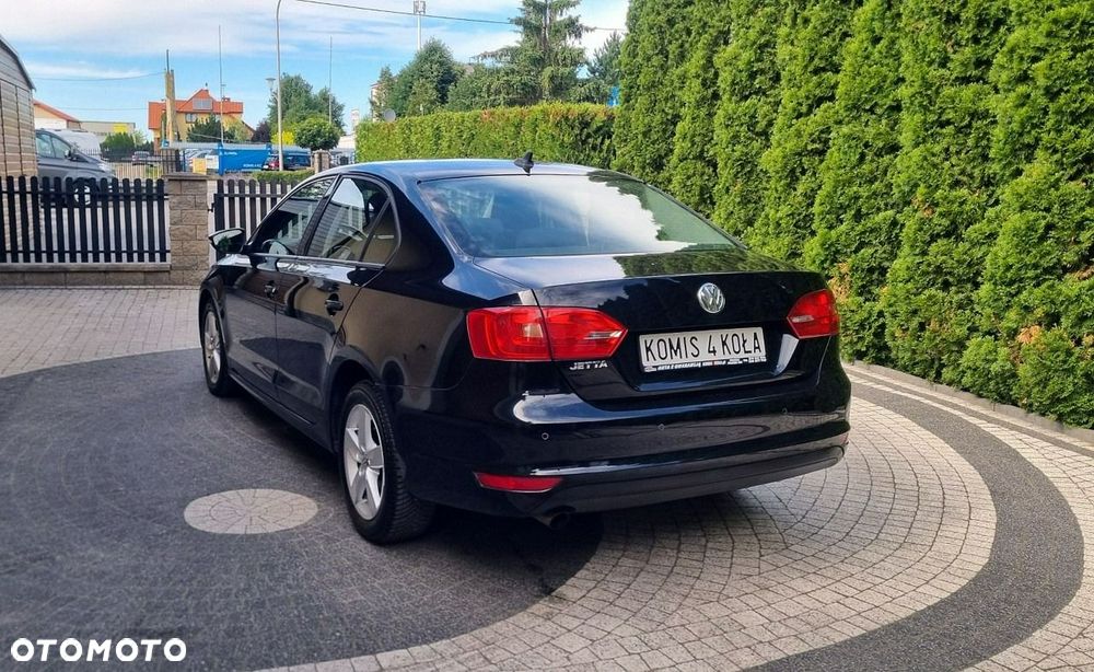 Volkswagen Jetta - 4