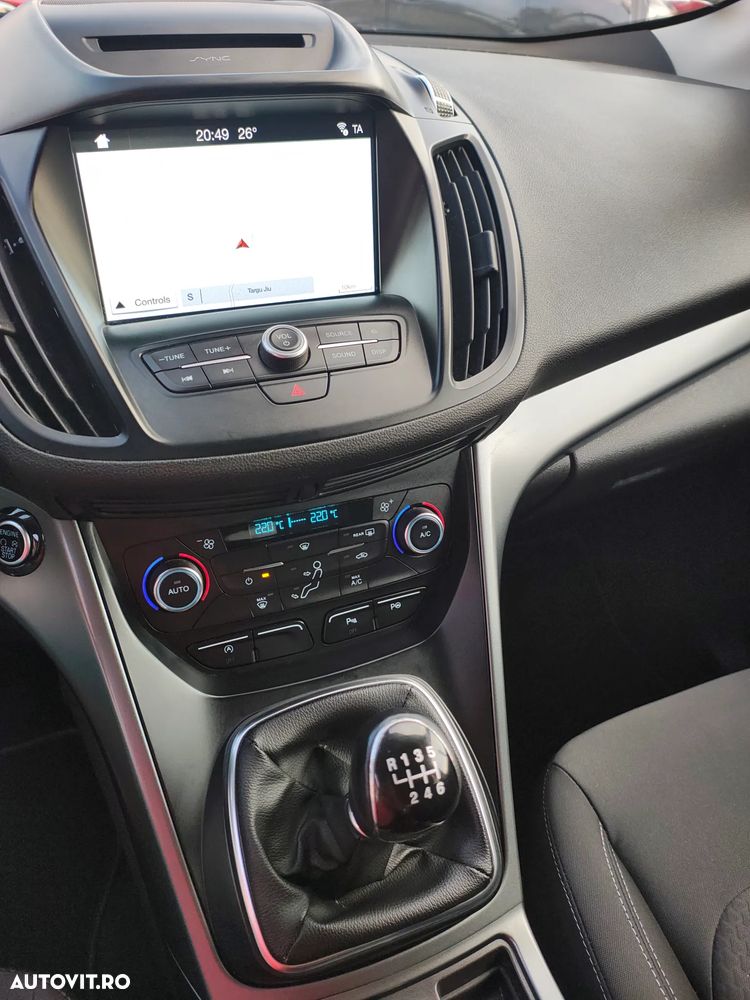 Ford Kuga 1.5 TDCi 2x4 Titanium - 9