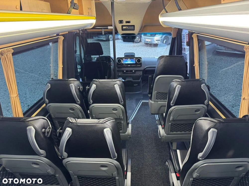 Mercedes-Benz Sprinter 519 - 12