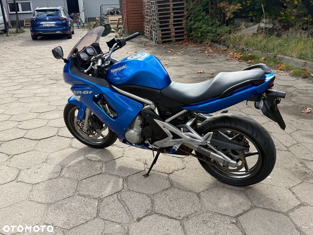 Kawasaki ER - 24