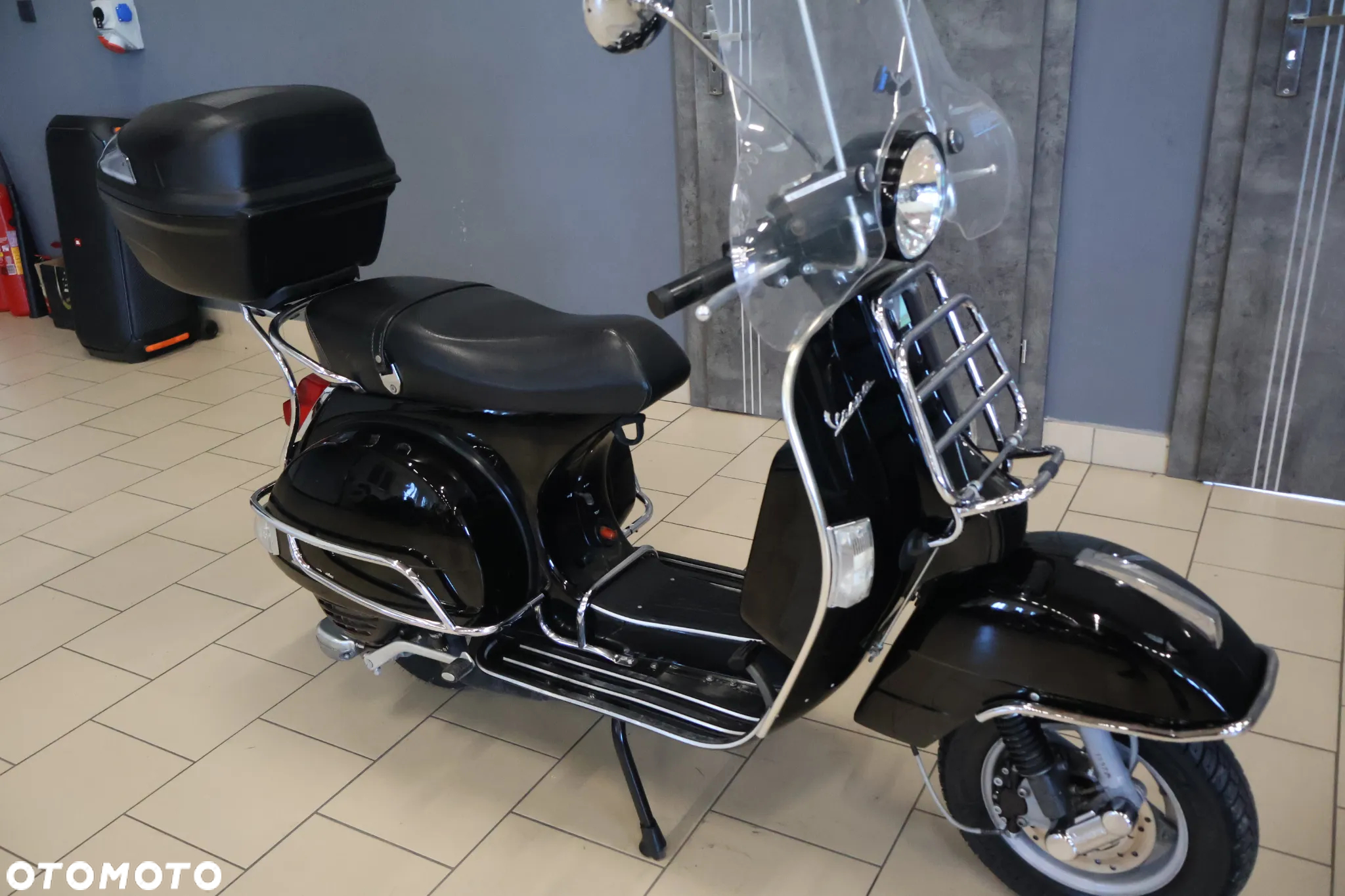 Piaggio Vespa - 10