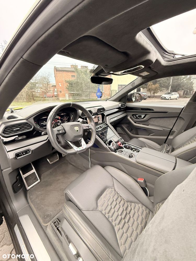 Lamborghini Urus - 18