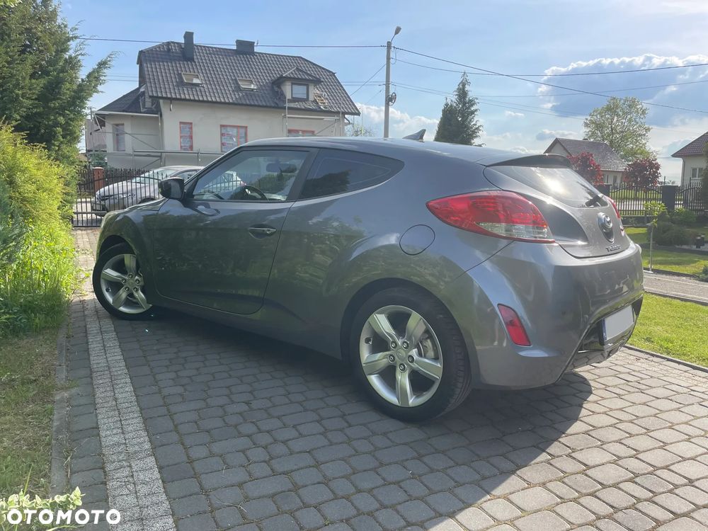 Hyundai Veloster 1.6 GDI Comfort - 13