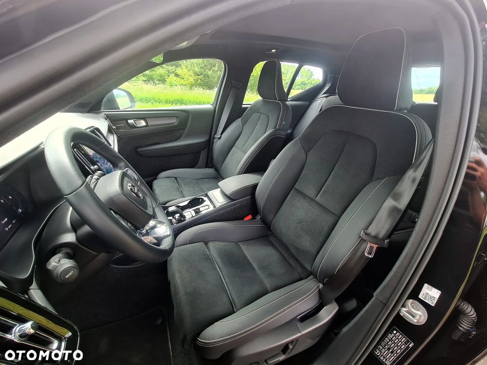 Volvo XC 40 B3 B DKG Ultra Black Edition - 7