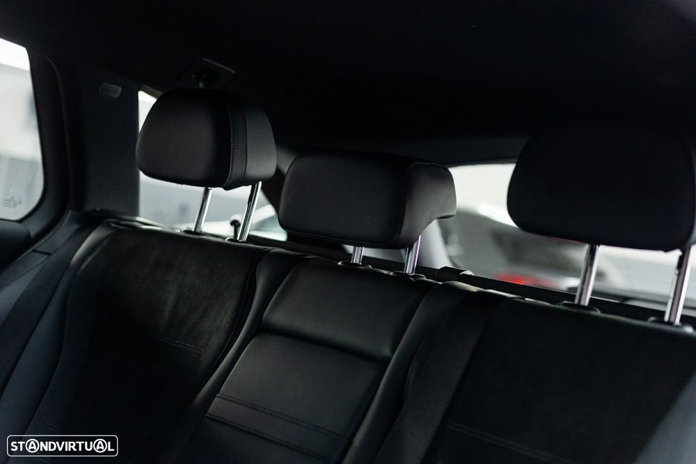 Mercedes-Benz C 300 e AMG Line - 35