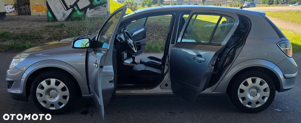 Opel Astra 1.4 150 Jahre - 21