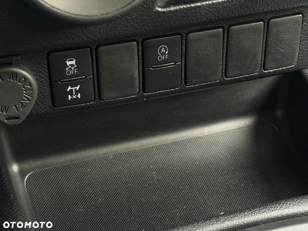 Toyota Hilux 2.4 D-4D Double Cab DLX 4x4 - 23