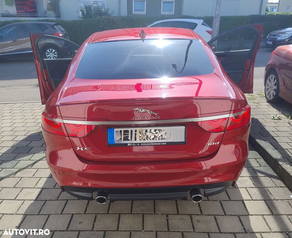 Jaguar XF 30d RWD R-Sport - 11