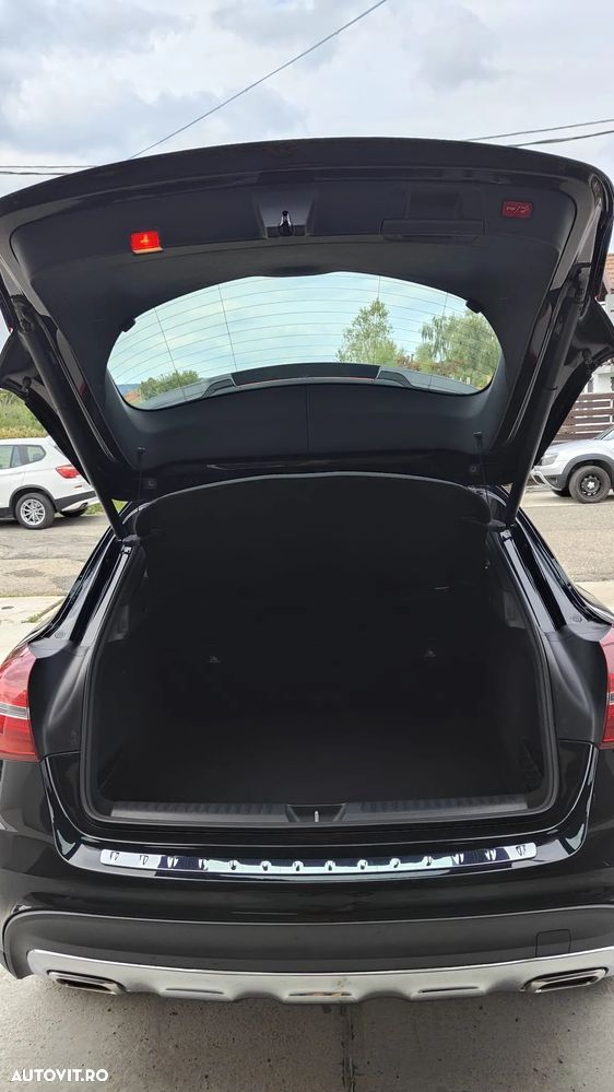 Mercedes-Benz GLA - 8