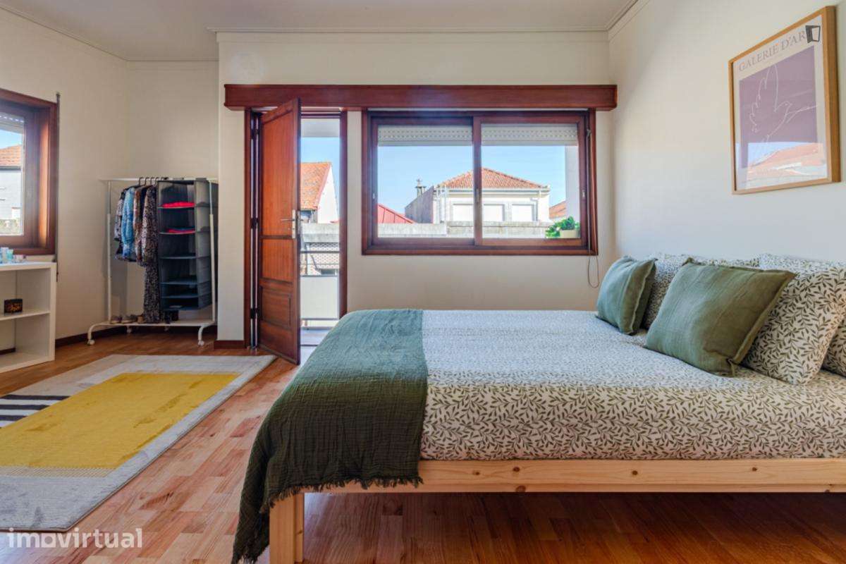 Quarto - localizado em Santo Ildefonso Porto - Grande imagem: 2/33
