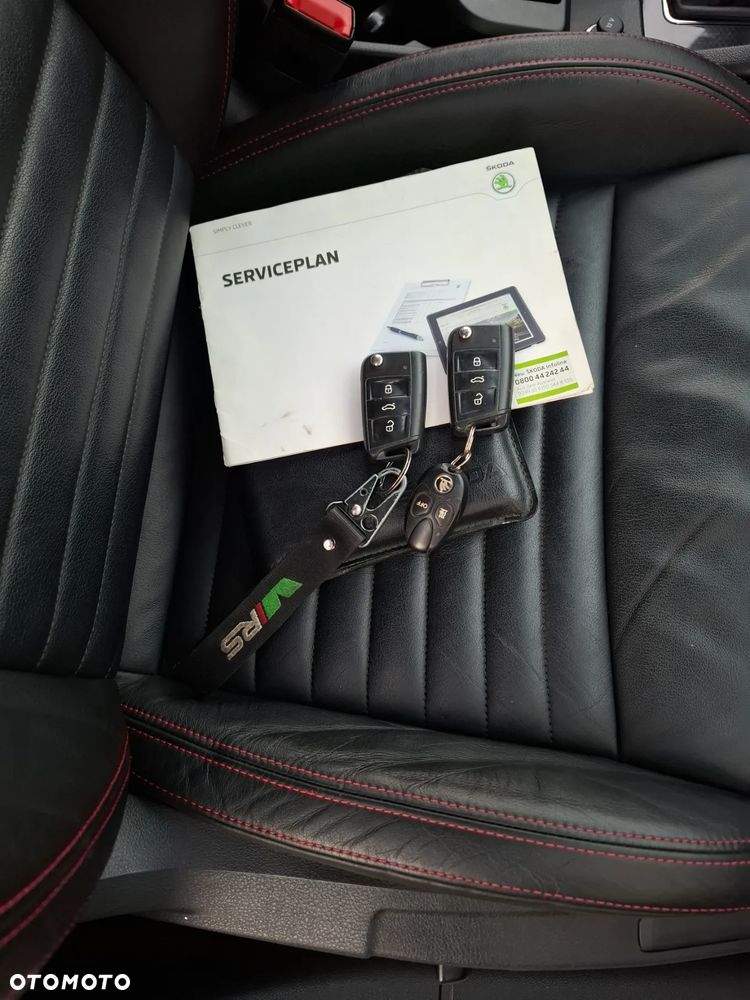 Skoda Octavia 2.0 TDI DSG RS - 24