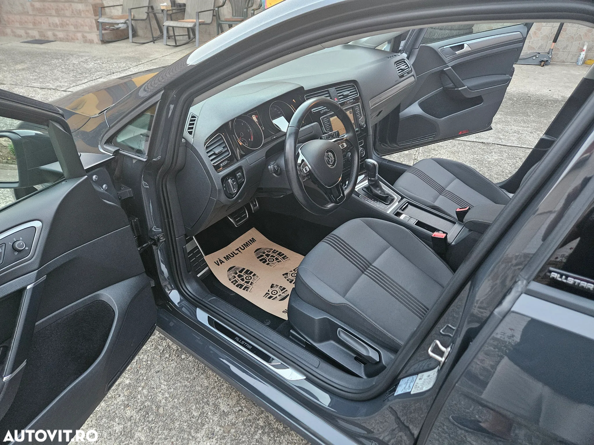 Volkswagen Golf Variant 1.6 TDI BlueMotion Technology DSG Allstar - 8