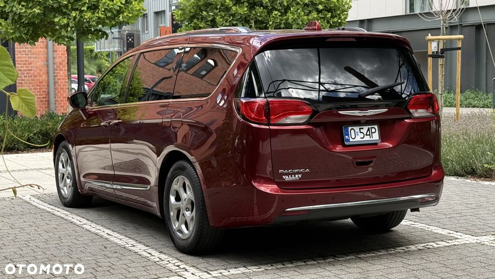 Chrysler Pacifica - 12