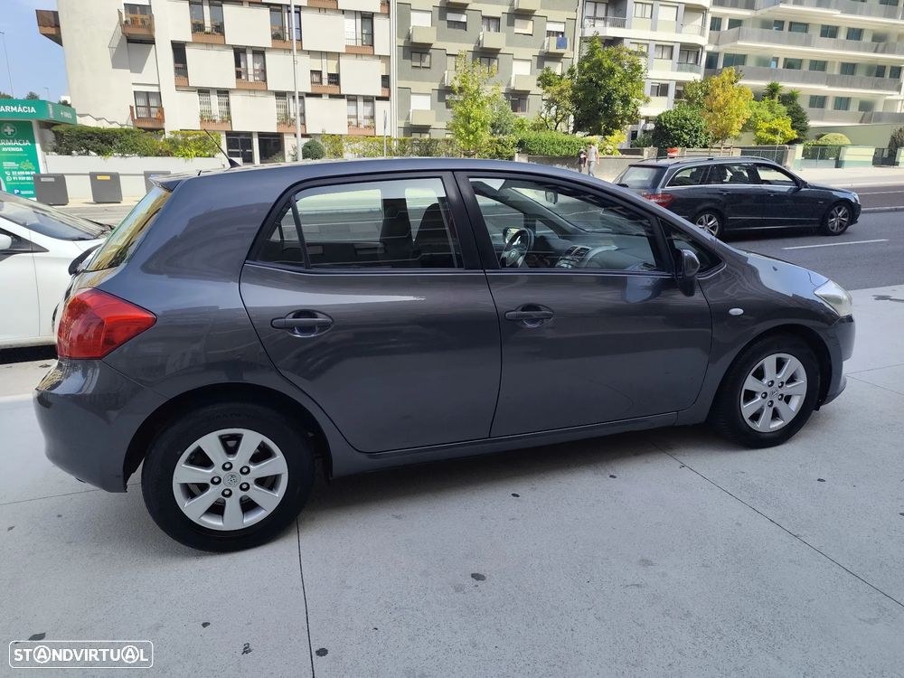 Toyota Auris 1.4 D-4D - 9