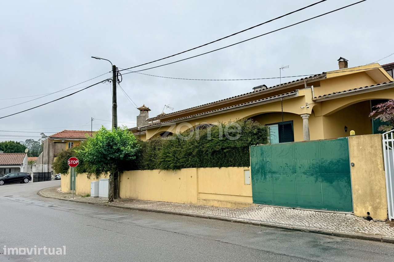 Moradia Térrea a 5 Minutos de São João da Madeira - Grande imagem: 3/41