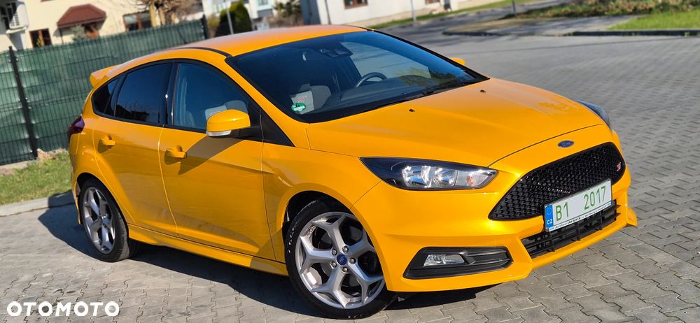 Ford Focus 2.0 EcoBoost ST mit Leder-Exclusiv-Paket - 39