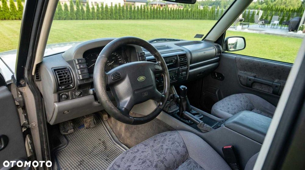 Land Rover Discovery - 4