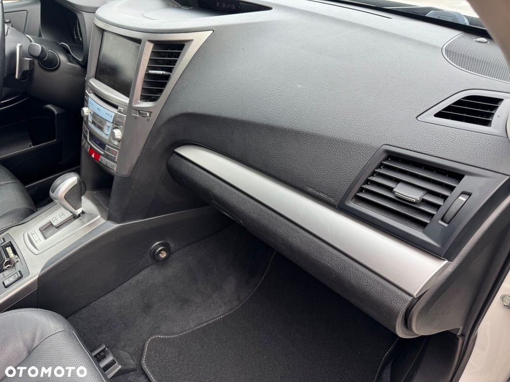 Subaru Outback 2.5i Comfort Navi AT - 23