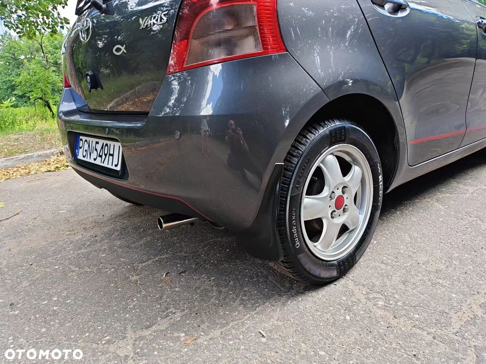 Toyota Yaris 1.0 VVT-i - 8