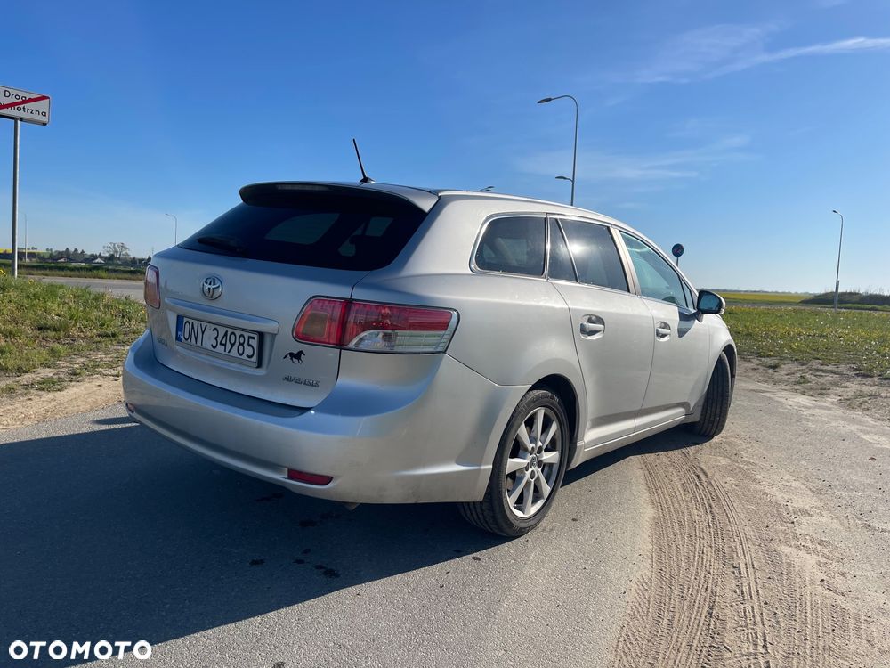 Toyota Avensis 2.0 D-4D Luna - 6