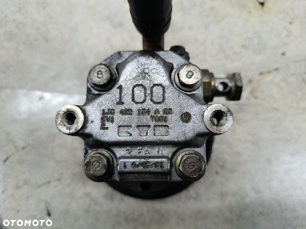 POMPA WSPOMAGANIA VW GOLF IV 1J0422154A KYB 1.9 TDI - 4