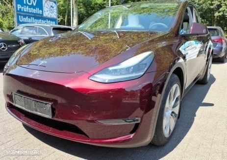Tesla Model Y Long Range Dual Motor AWD - 2