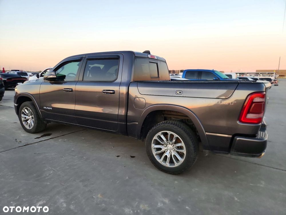 RAM 1500 5.7 Crew Cab Laramie - 3