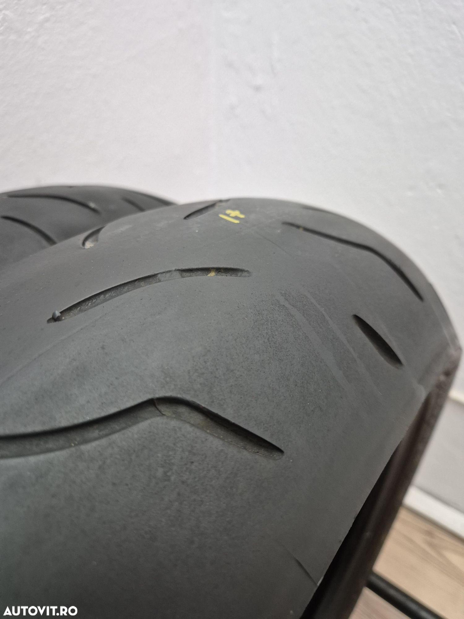 Set anvelope moto 120 70 17 cu 180 55 17 Bridgestone Bt016 - 2
