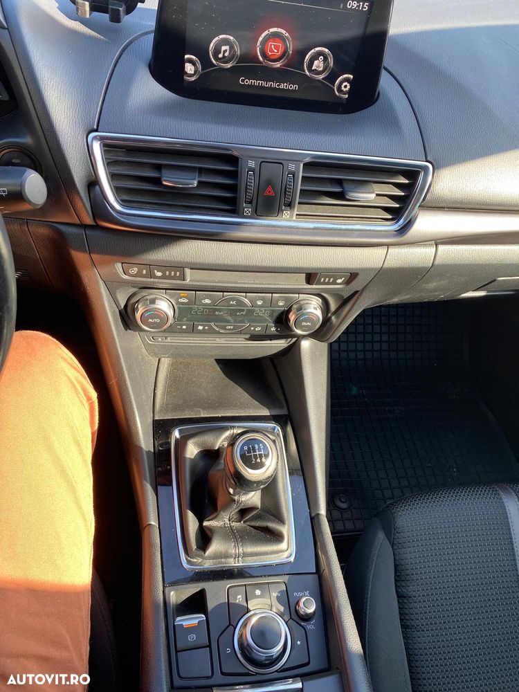 Mazda 3 G165 Revolution Top - 10