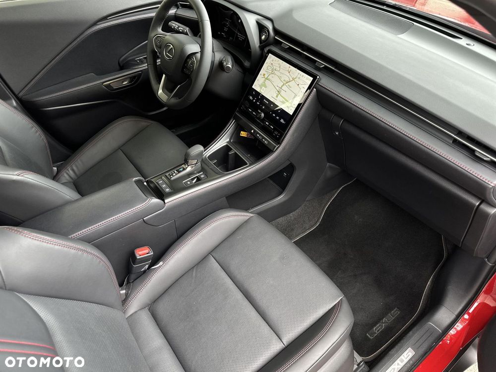 Lexus LBX 1.5 Hybrid Emotion - 22