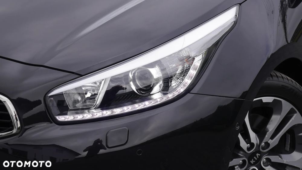 Kia Ceed 1.6 GDI ISG Platinum Edition - 3