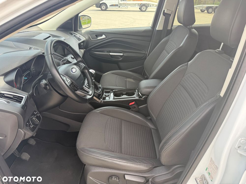 Ford Kuga 1.5 EcoBoost 2x4 Titanium - 21