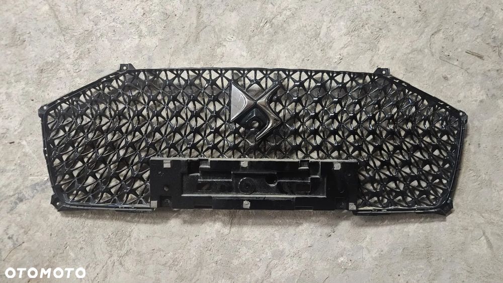 Grill atrapa chłodnicy DS9 9831208777 - 1