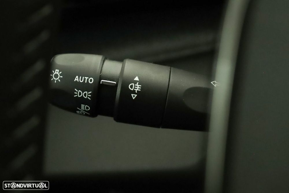 Peugeot 408 1.2 PureTech Allure EAT8 - 15