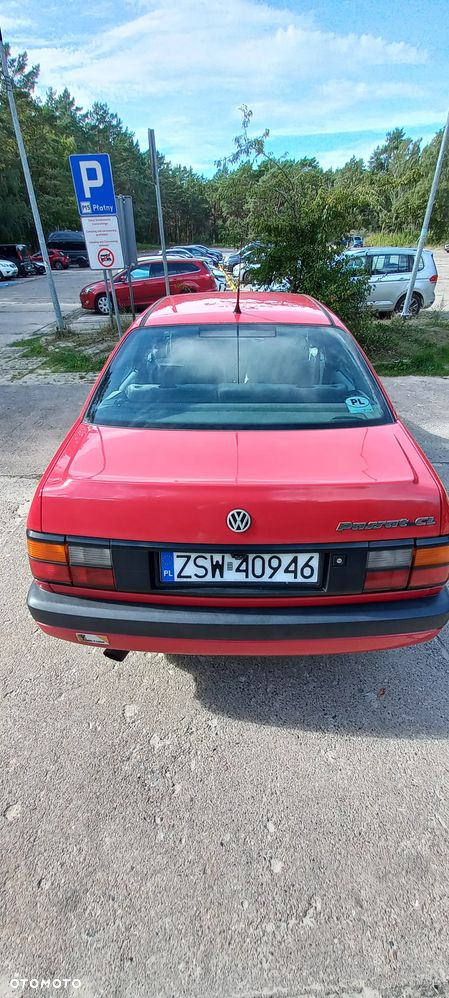 Volkswagen Passat 1.9 TD CL - 10