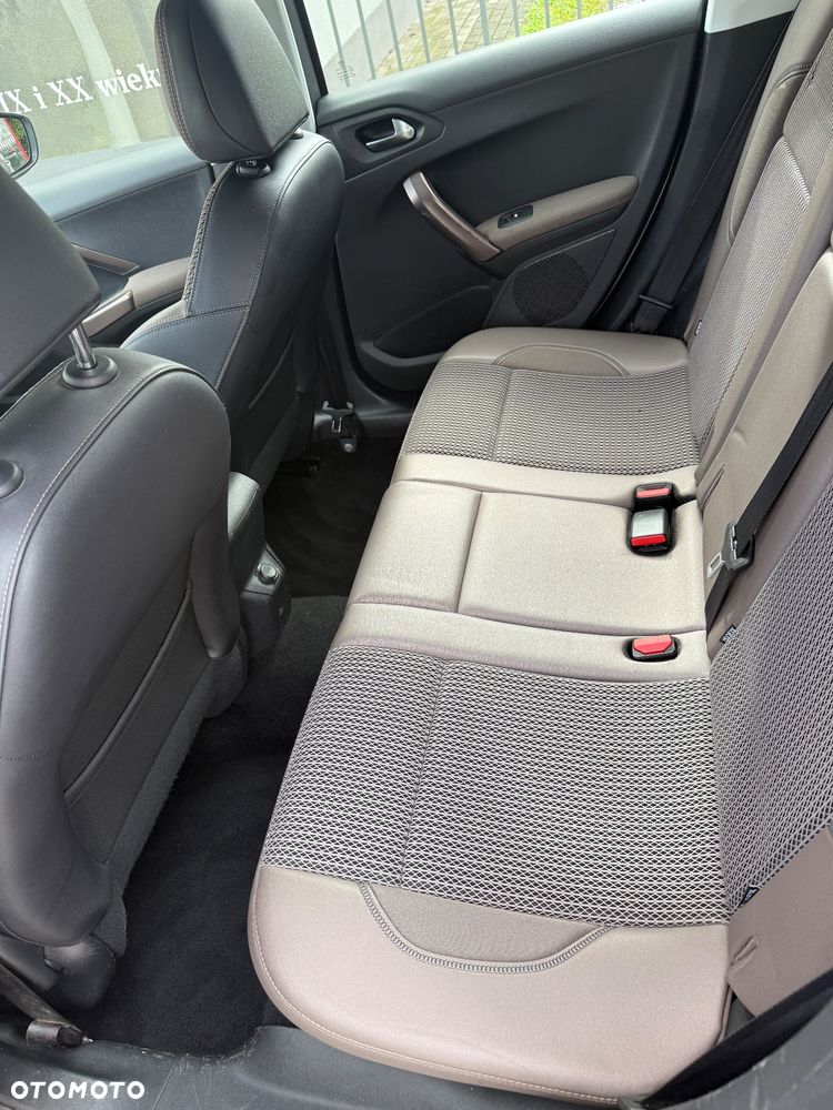 Peugeot 2008 e-HDi FAP 92 EGS6 STOP & START Allure - 9