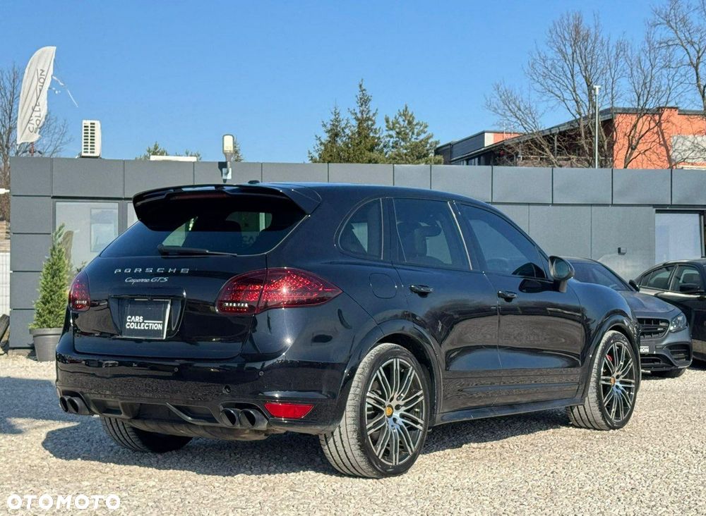 Porsche Cayenne - 4