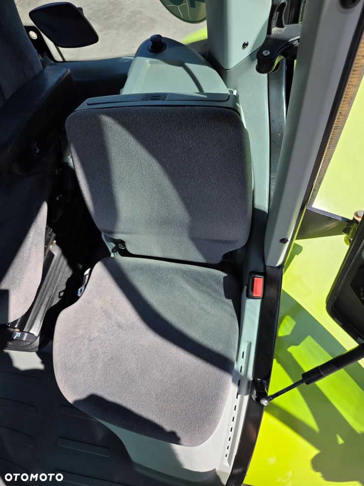 Claas Arion 620 Cis - 17