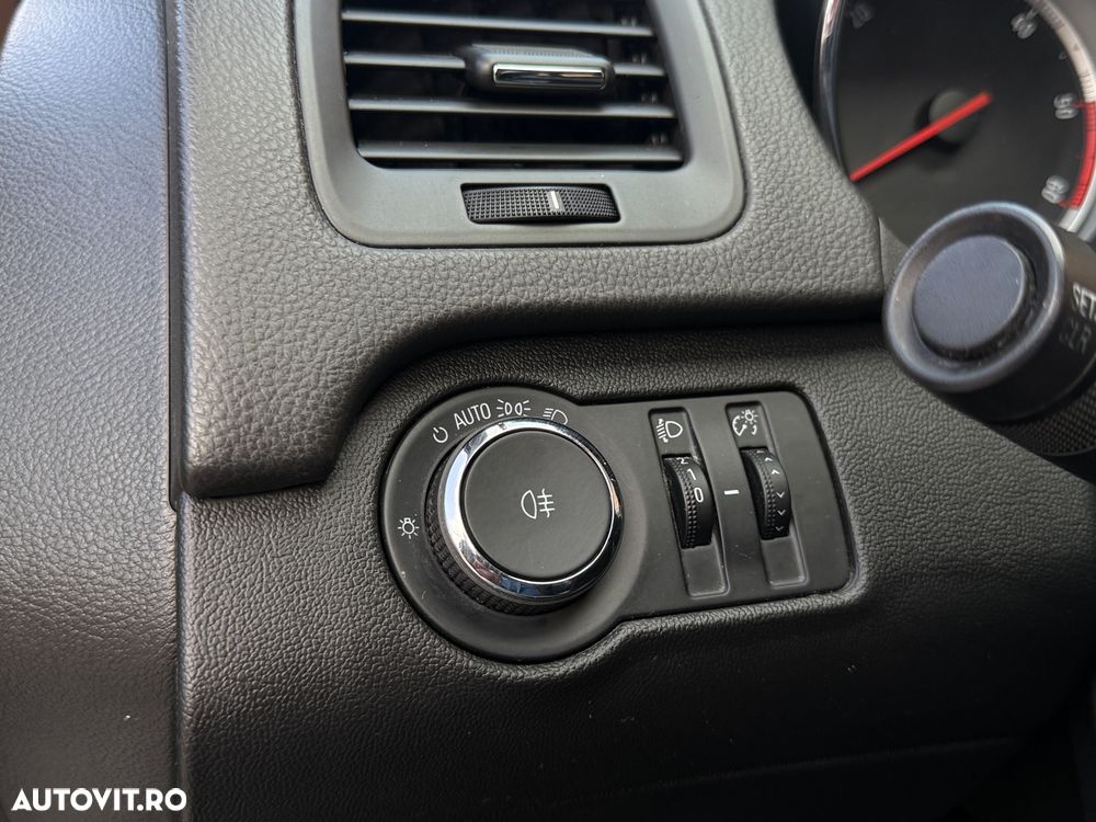 Opel Insignia 2.0 CDTI ecoFLEX Start/Stop Business Innovation - 17