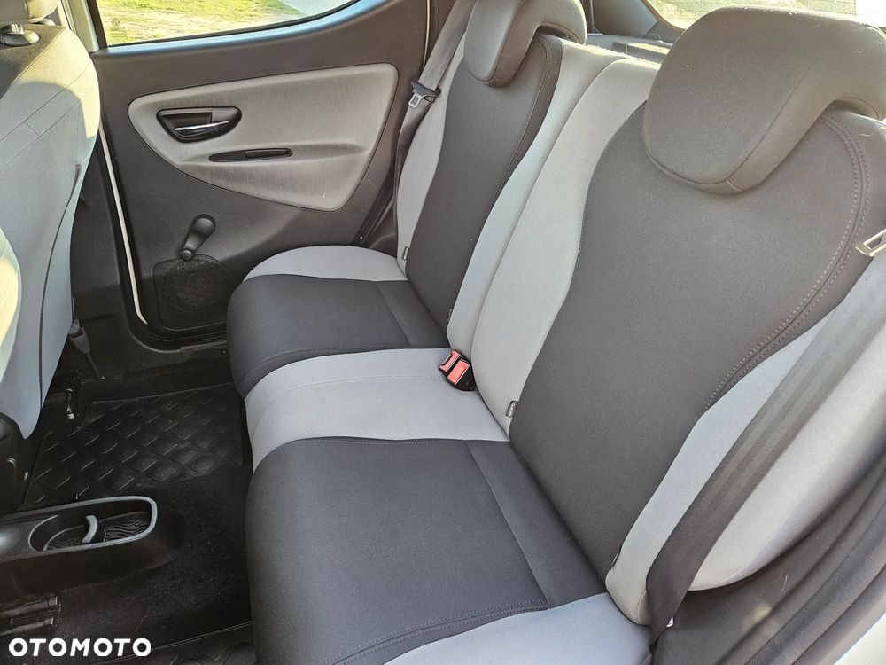 Lancia Ypsilon 1.2 8V Gold - 16