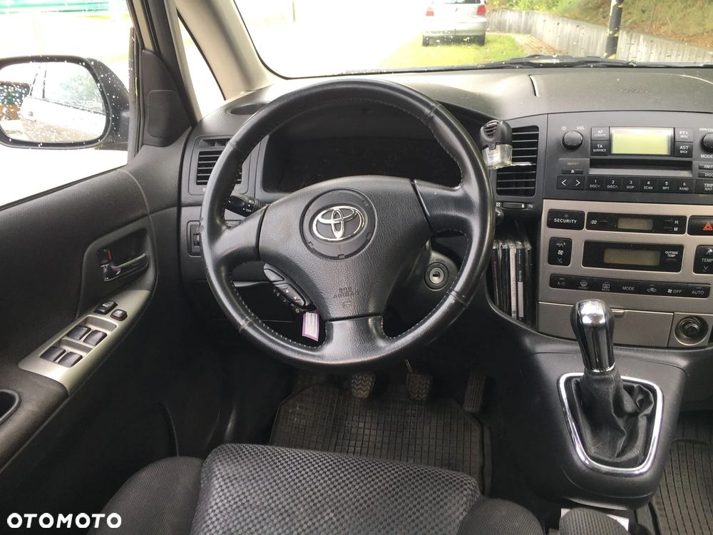 Toyota Corolla Verso 2.0 D-4D - 14