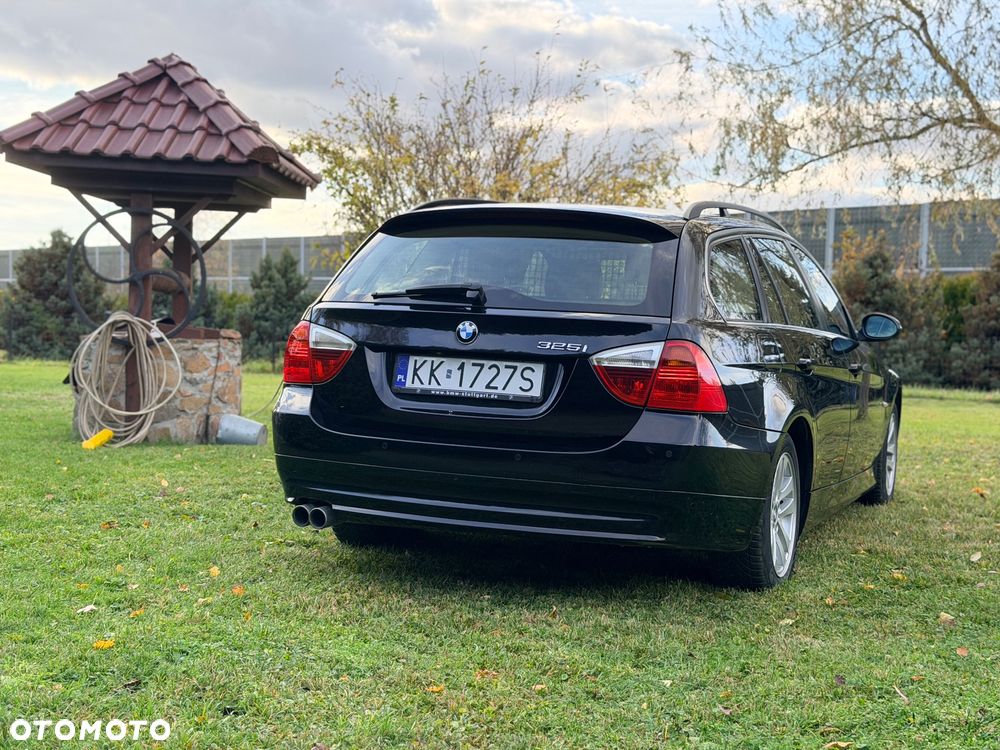 BMW Seria 3 325i - 7