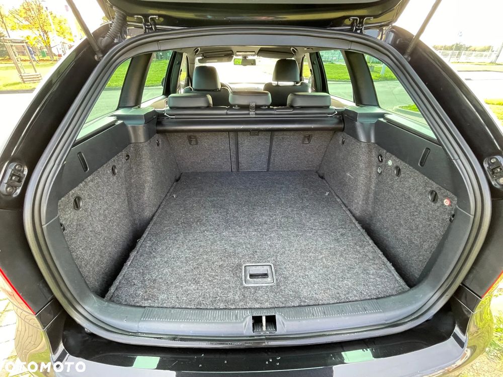 Skoda Octavia Combi 2.0 TDI CR DPF DSG RS - 15