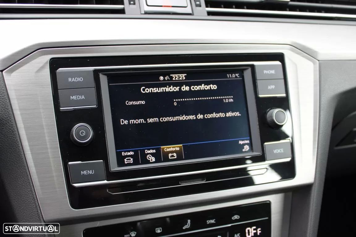 VW Passat 2.0 TDI Elegance - 19