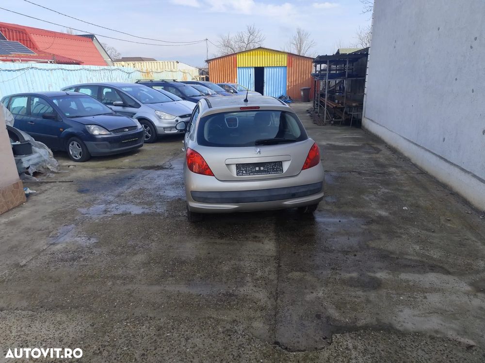 Peugeot 207 75 Filou - 9