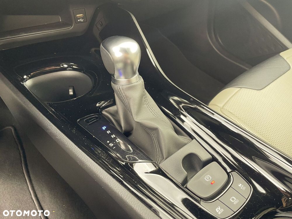 Toyota C-HR 2.0 Hybrid Executive - 19